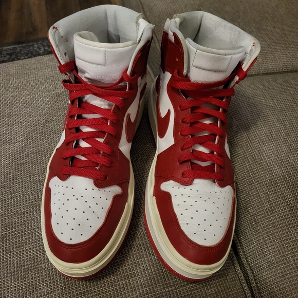 Air Jordan 1 Elevate High Varsity Red Size 11 - Picture 3 of 5